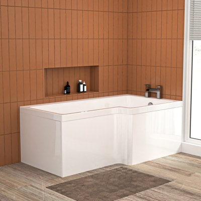 B&Q -  L Shaped Rh 1500mm Curved Shower Bath Acrylic & Front Panel