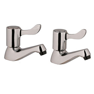Buyaparcel Pro Tap Lever Bath Pillar Taps 298626Cp Chrome Plated from B&Q