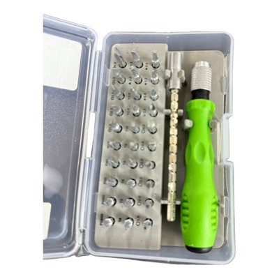 Maestro craft 32 In 1 Multi-Bit Screwdriver Set from B&Q