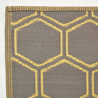 6ft Outdoor Garden Rug - Yellow Honeycomb - 3