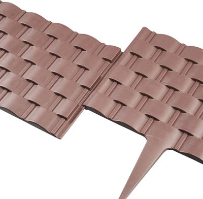 7.2m Flexible Lawn Edging Fence - Faux Rattan Weather Resistant Staked ...