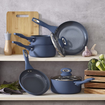 https://media.diy.com/is/image/KingfisherDigital/7-piece-navy-kitchen-cookware-set-dishwasher-safe-aluminium-pots-pans-set-with-non-stick-coating-suitable-for-all-hobs~5053335905552_02c_MP?$MOB_PREV$&$width=618&$height=618