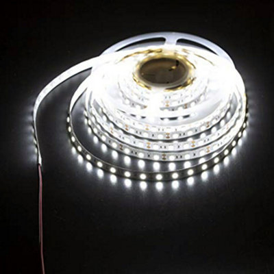 B&Q -  Led Flex Strip Light 5 Metre Roll Cool WhiteCuttable TapeIp20 Indoor UseDiy Home & Party Lighting