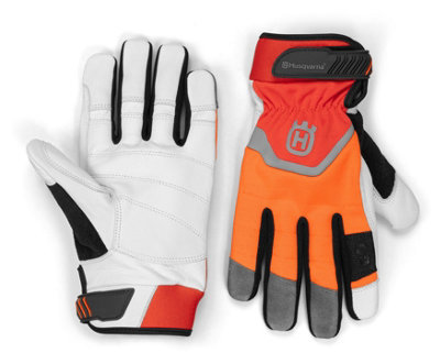 B&Q -  Technical Gloves With Saw Protection Size 8