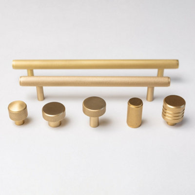 Brass bee Solid Brass Knurled Kitchen Pull Handles & KnobsSatin Brass Knurled Handle 200mm from B&Q
