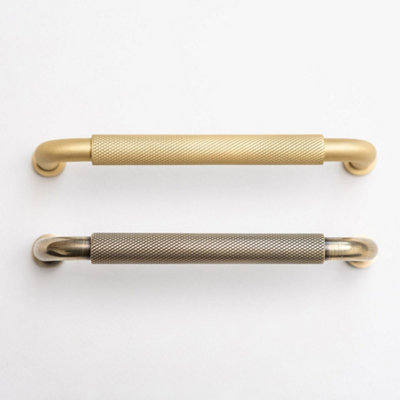 Brass bee Solid Brass Curved Knurled Kitchen Pull Handles & Knobs Knurled Button Cabinet Knob 20mmSatin Brass