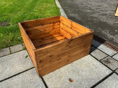 Charles Taylor Multi Pack Of 3Country Kitchen Large Raised Bed PlanterTimberL60 X W60 X H30 CmFully Assembled from B&Q