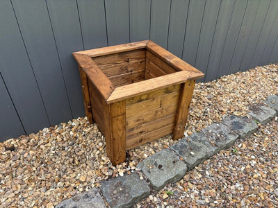 Charles Taylor Multi Pack Of 3Prestbury Raised Square Large PlanterTimberL47.5 X W47.5 X H42 CmMinimal Assembly Required from B&Q