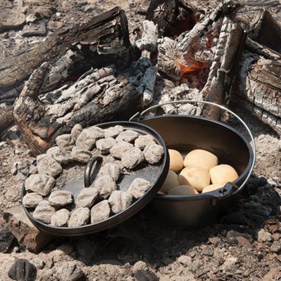 Eddingtons Dutch Oven: 30.5Cm Lodge Dutch OvenCast Iron from B&Q