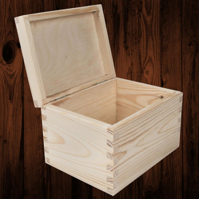 B&Q -  Wooden Box With Hinged Lid Small Pine Storage Case For Craft Use Gift Ideas Home Organisation Or Décor 16 X 12 X 11 Cm - Image 3