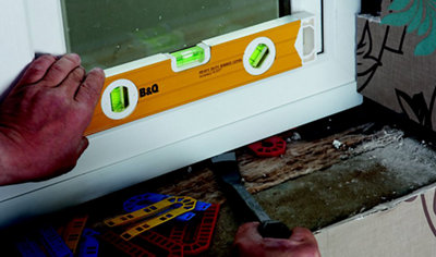 How to replace a window - DIY Tips & Guides at B&Q