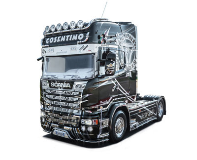 Italeri 3952 Scania R730 Streamline 4x2 Show Truck 1:24 Plastic Model Kit - Image 8