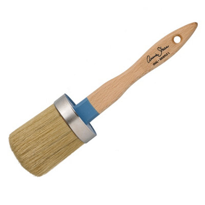 Annie Sloan Chalk Paint Brush Large from B&Q