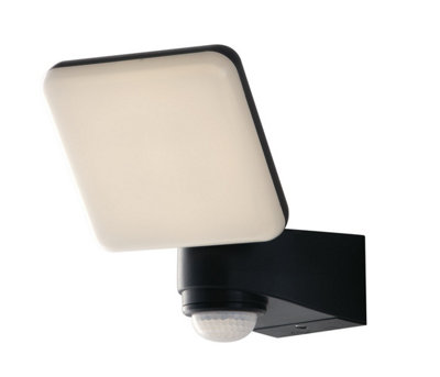 Luminosa Lighting Luminosa Sat Outdoor Built-In Led Flood Light With Night And Pir Motion SensorBlack WhiteIp544000K