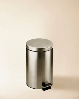 Cosmic Bathroom Or Kitchen Bin3L PedalSoft CloseAnti-CorrosionArchitect S+ Collection from B&Q