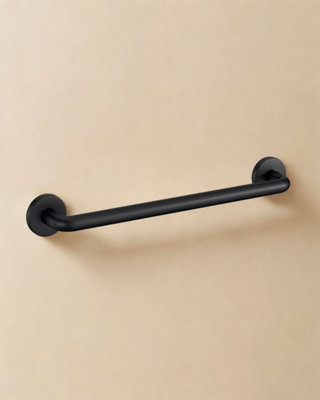 Cosmic Grab Rail 45CmStraightMatt BlackSupports Up To 150KgArchitect S+ Collection from B&Q