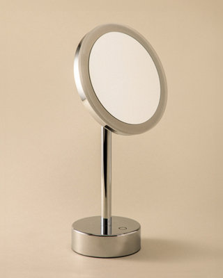 Cosmic Magnifying MirrorX5Adjustable Led LightChromeUsb Charging PortArchitect Collection (3W 5V/1A) from B&Q