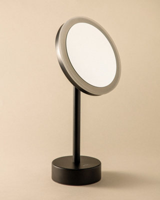 Cosmic Magnifying Mirror5XAdjustable Led LightMatt BlackUsb Charging PortArchitect Collection (3W 5V/1A) from B&Q