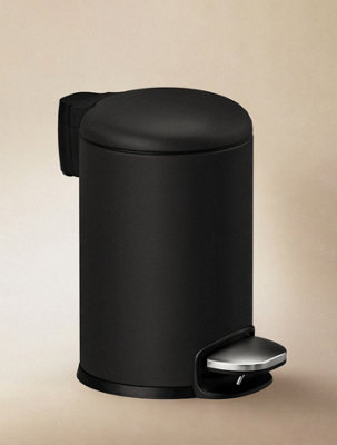 Cosmic Bathroom Bin 5LPedalSoft-CloseRemovable Inner BucketMatt BlackArchitect Collection from B&Q