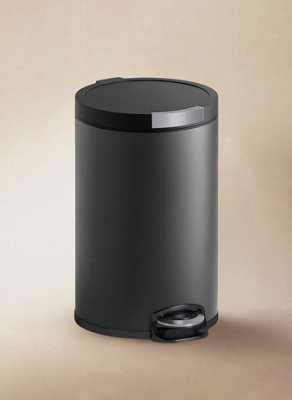 Cosmic Bathroom Bin 5LPedalSoft-CloseRemovable Inner BucketMatt BlackArchitect Collection from B&Q