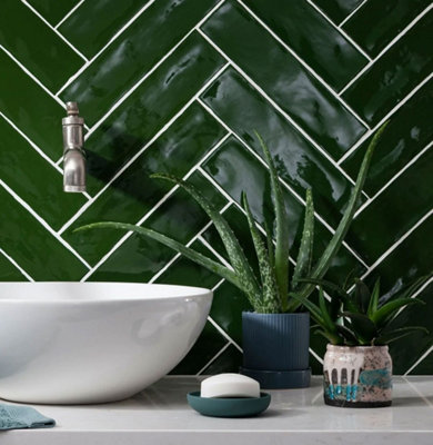 B&Q -  Green Gloss Metro Ceramic Wall Tile Flat Bumpy (L)300mm X (W)75mm Each Box 1 Sqm