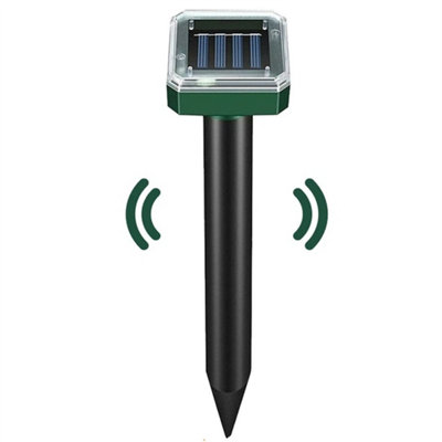 4Pc Ultrasonic Solar Garden Mole Repellent Pest Scarer Deterrent Repeller from B&Q