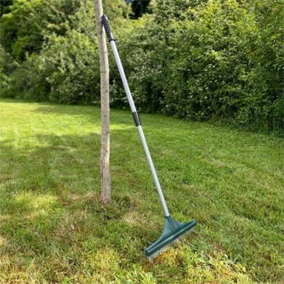 Artificial Fake Grass Brush  Lawn Broom Rake Sweeper Cleaner from B&Q