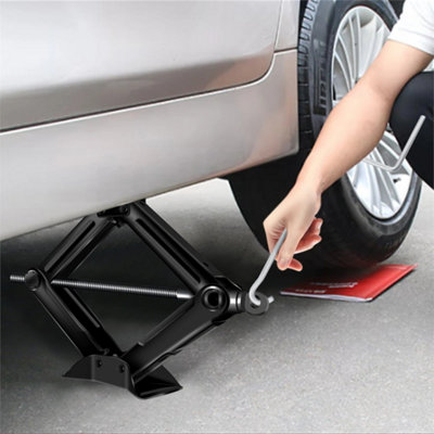 2 Ton Scissor Jack And Extendable Wheel Telescopic Car Van Brace Socket Tyre from B&Q