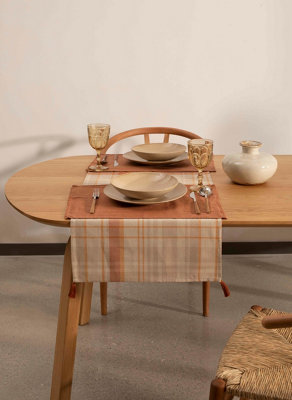 Rozi Plaid Table Runner (150 Cm X 45 Cm)