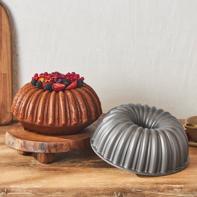 Karaca Cake Pro Aluminium Cast Decorative Cake Tin25.5CmAnthracite from B&Q