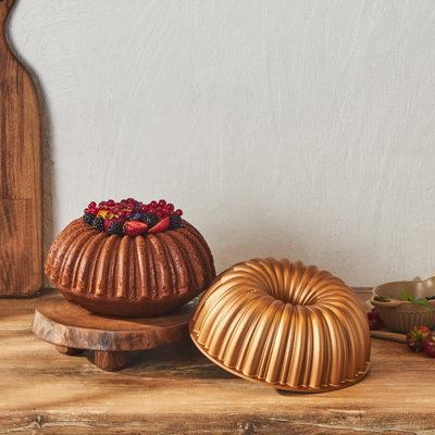 Karaca Cake Pro Aluminium Cast Decorative Cake Tin25.5CmGold from B&Q