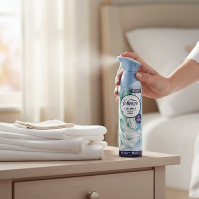 Febreze Odourclear Air Freshener Spray 185Ml Fresh Linen Scent That Eliminates Lingering Odours from B&Q