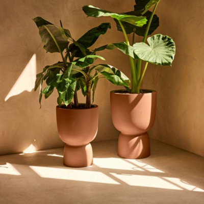 Elho Amber Coupe Plant Pot 35cm in Cream, Durable Plastic Garden and Home Flower Pot - Image 4