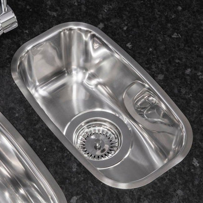 B&Q -  Comfort 0.5 Half Bowl Kitchen Sink Stainless Steel Integrated Waste