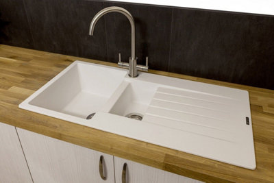 Reginox Harlem15 Kitchen Sink 1.5 Bowl Sink Pure White Granite Reversible Waste from B&Q