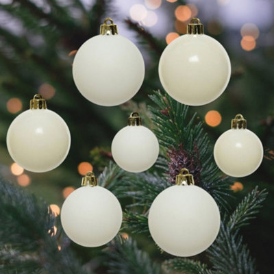 Decoris 30 Wool White Christmas Tree Baubles Shatterproof Hanging Decoration 4Cm 5Cm 6Cm from B&Q