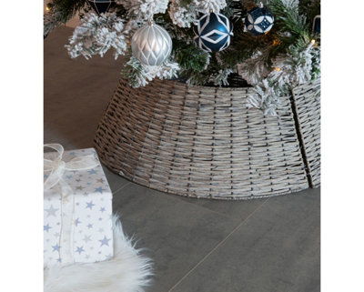 Everlands Three Piece Grey Wicker Christmas Tree Skirt Woven Wicker Willow Tree Ring Cover 57Cm X 28Cm from B&Q