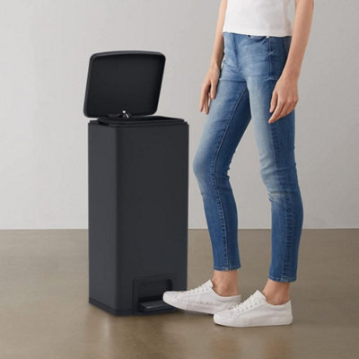 B&Q -  Dustbin With Pedal Anti-Fingerprint 30L Black Stainless Steel