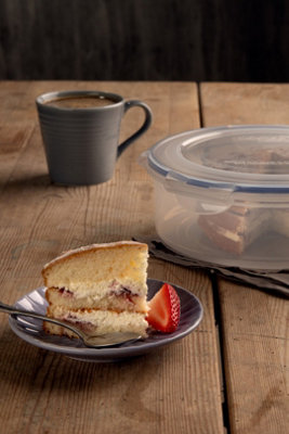 B&Q -  Classic Clear Round Plastic Airtight Reusable Food Storage Container With Lid 2.5L