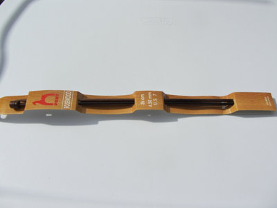 Groves Of Thames Rwood 35Cmx4.50mmKnitting Pins: Single-Ended: Rosewood: 35Cm X 4.50mmPony from B&Q