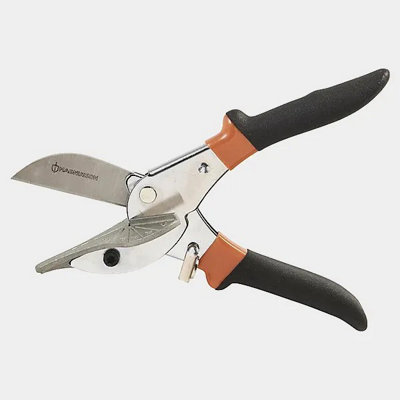 Shop cutting tools.