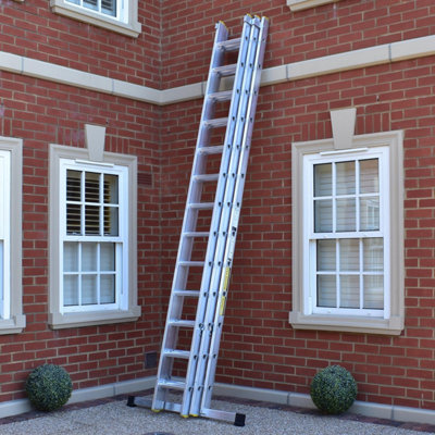 9.00m Trade Master Pro 3 Section Extension Ladder