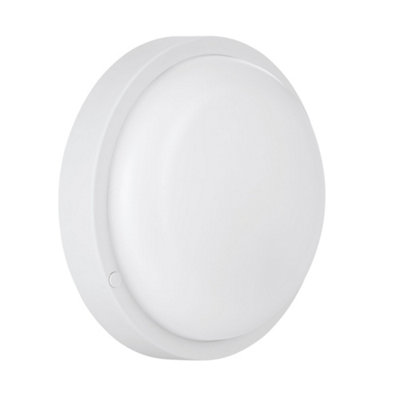 B&Q -  Basic Boschetto-E Round White Plastic Eco Friendly Outdoor Wall/ceiling Light(D) 17Cm