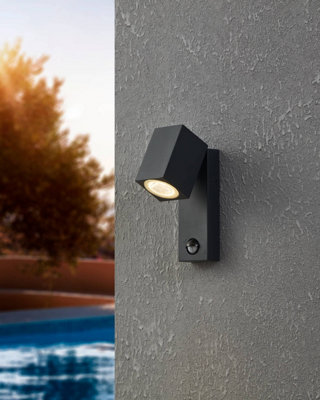 B&Q -  Sakeda Anthracite Outdoor Wall Light
