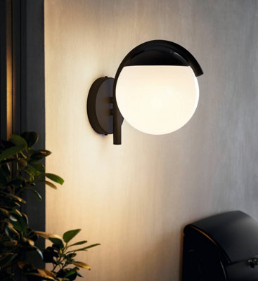 B&Q -  Prata Vecchia Black And White Metal And Plastic Ip44 Outdoor Wall Light(D) 20Cm