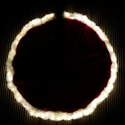 90cm LED USB Red Faux Fur Christmas Tree Skirt with White Trim
