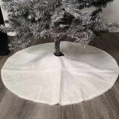 90cm Plain White Fur Fabric Christmas Tree Skirt DIY at B&Q