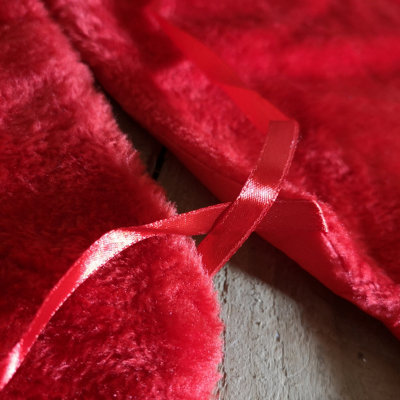 90cm Red Fluffy Plush Christmas Tree Skirt with Ribbon Ties - 6