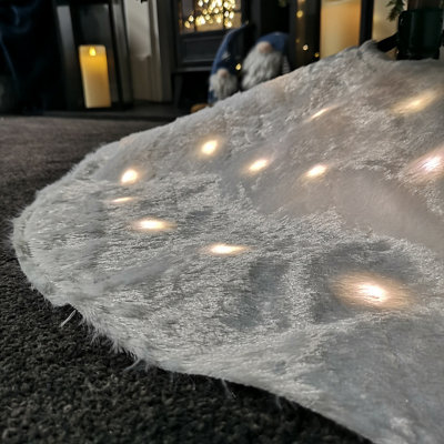 90cm USB Powered LED White Fur Fabric Christmas Tree Skirt