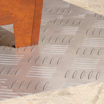 Berkfield Aluminum Checker Plates 4 Pcs Non-Slip 40X40 Cm from B&Q